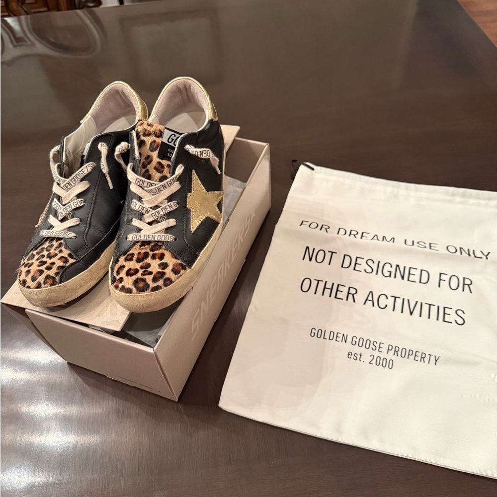 Size 38. Golden Goose. Style: Super Star Classic with List.